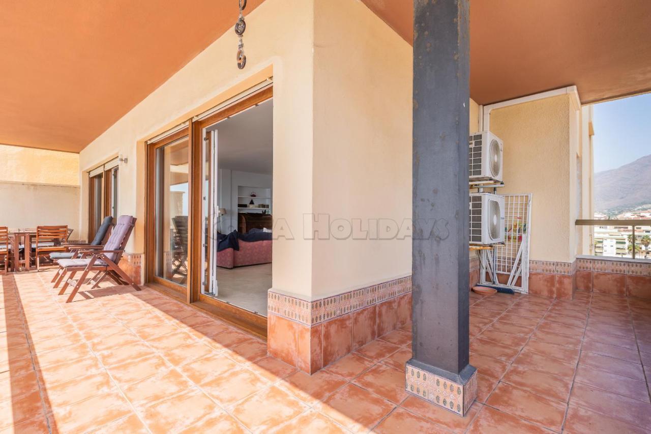 Los Reales 8C Estepona Bagian luar foto