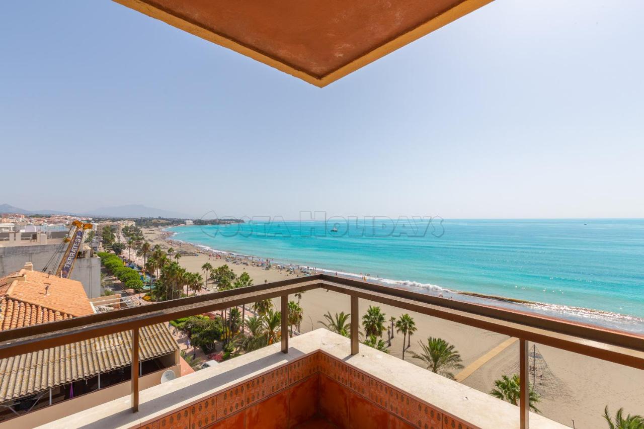 Los Reales 8C Estepona Bagian luar foto